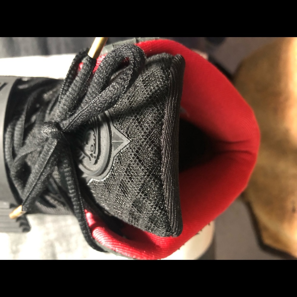 Yeezy - Picture 2 of 4